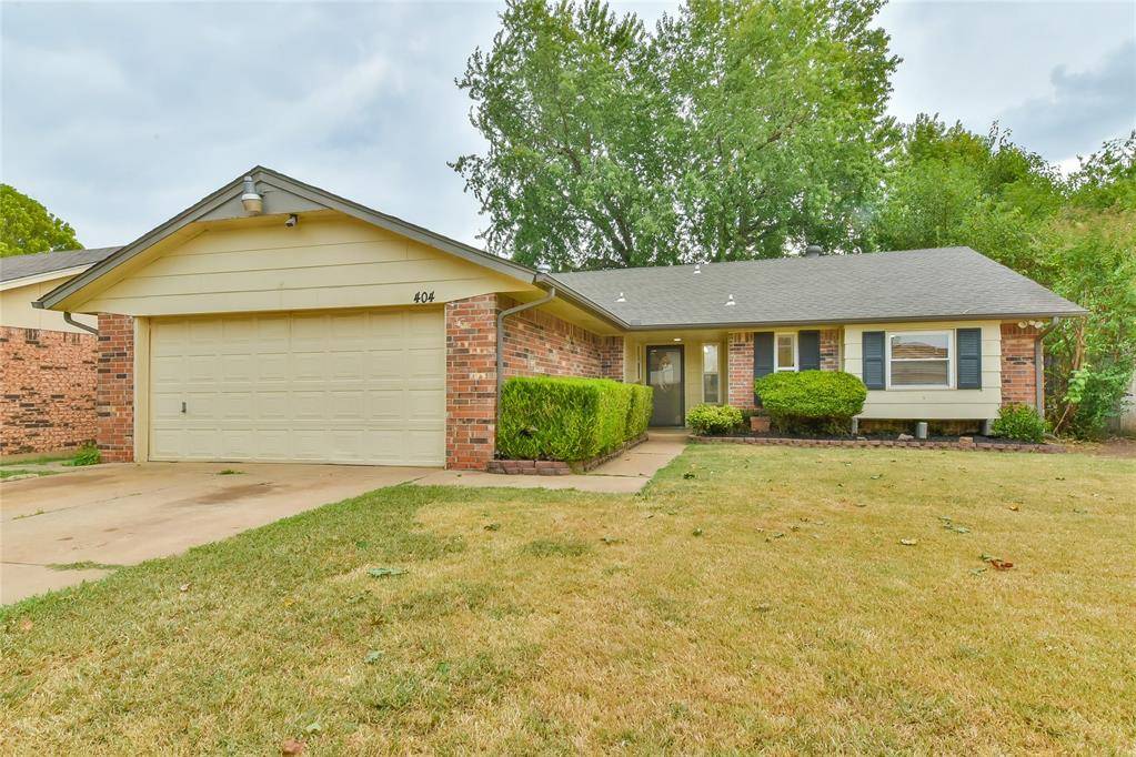 404 S Bouziden DR, Moore, OK 73160