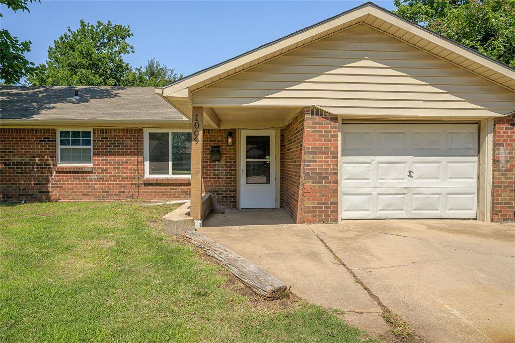 1009 Bell DR, Midwest City, OK 73110