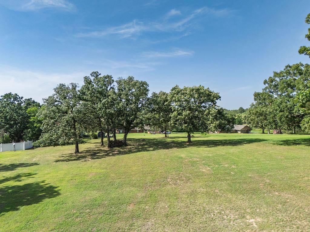 43328 Hickory DR, Tecumseh, OK 74873