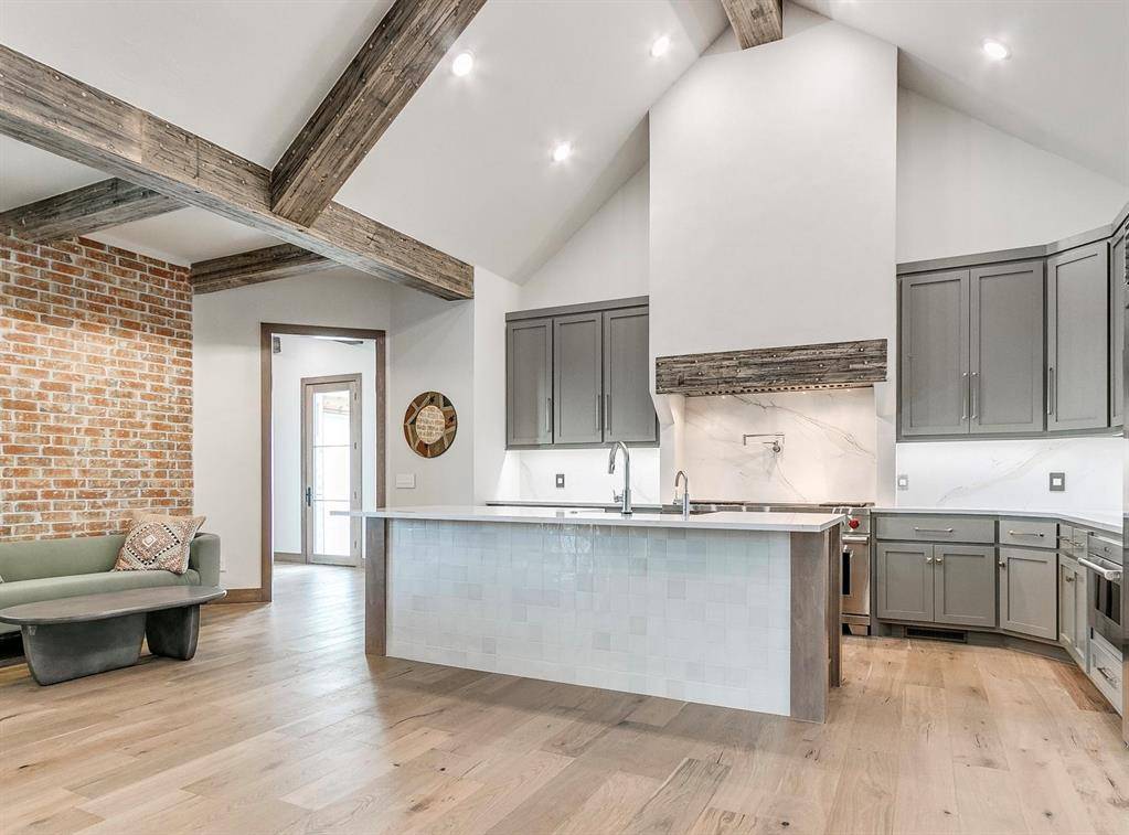 2508 Kingdom LN, Yukon, OK 73099