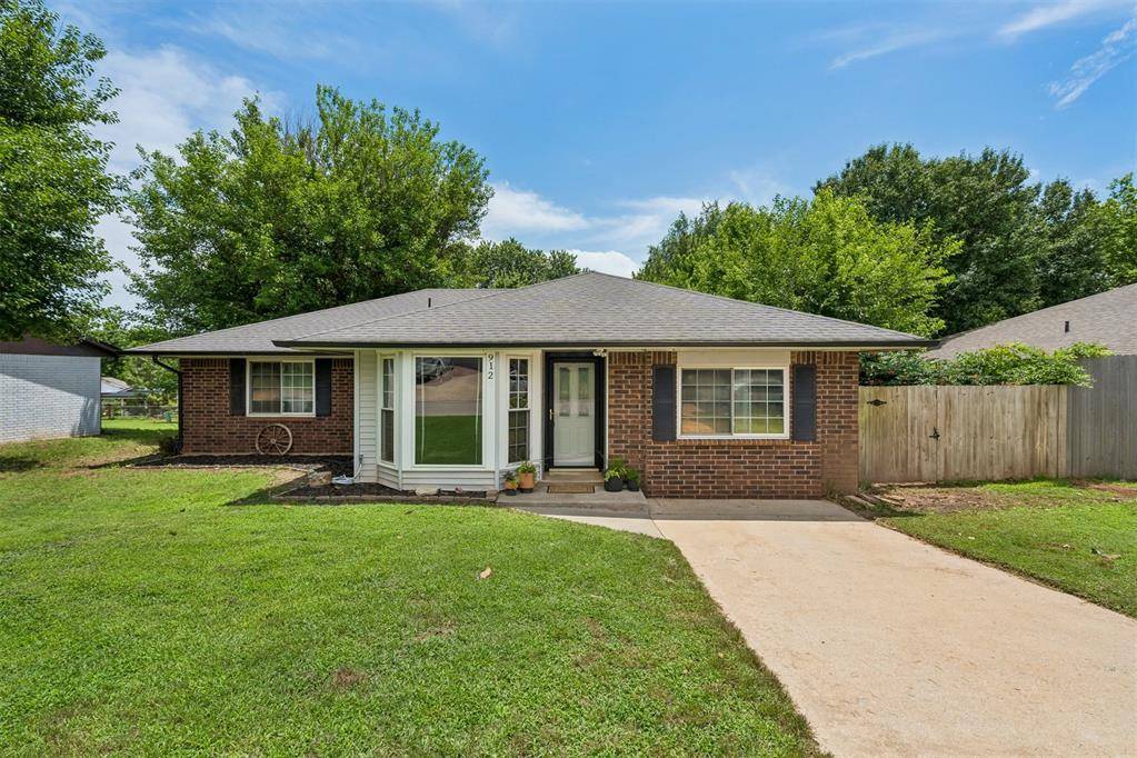 912 Mockingbird LN, Purcell, OK 73080
