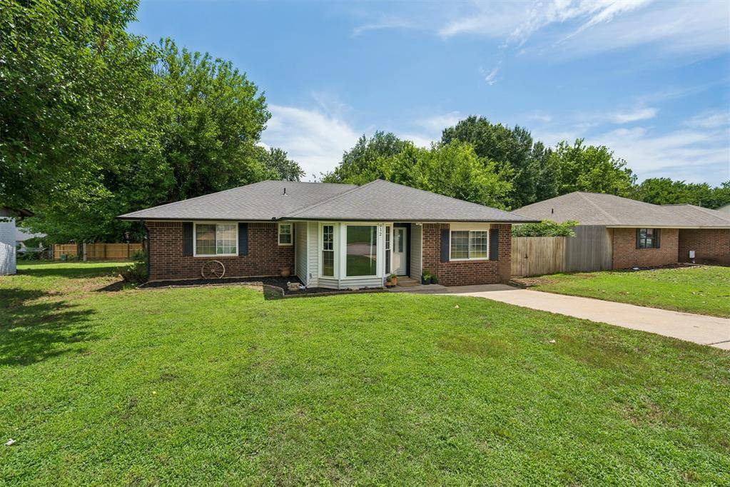 912 Mockingbird LN, Purcell, OK 73080