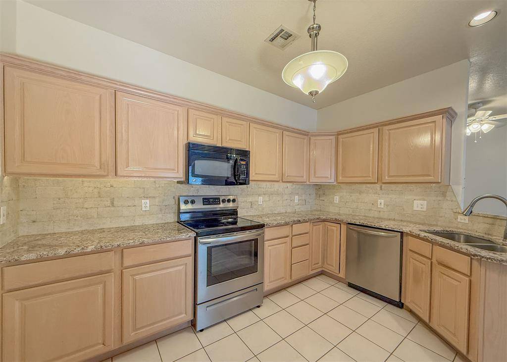 1928 NW 157th ST, Edmond, OK 73013