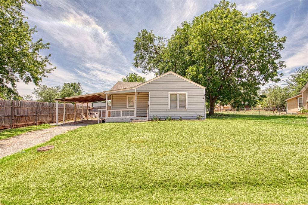1204 W B AVE, Elk City, OK 73644