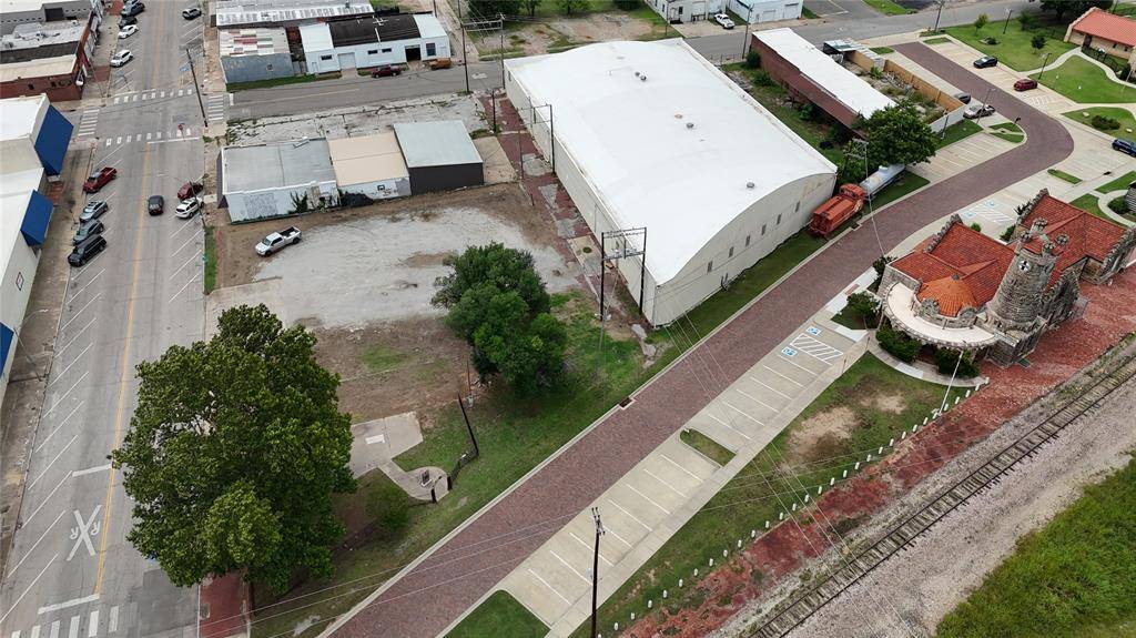 524 E Main, Shawnee, OK 74801