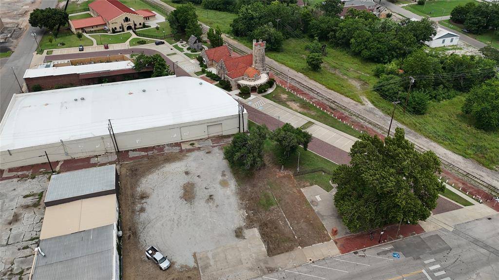 524 E Main, Shawnee, OK 74801
