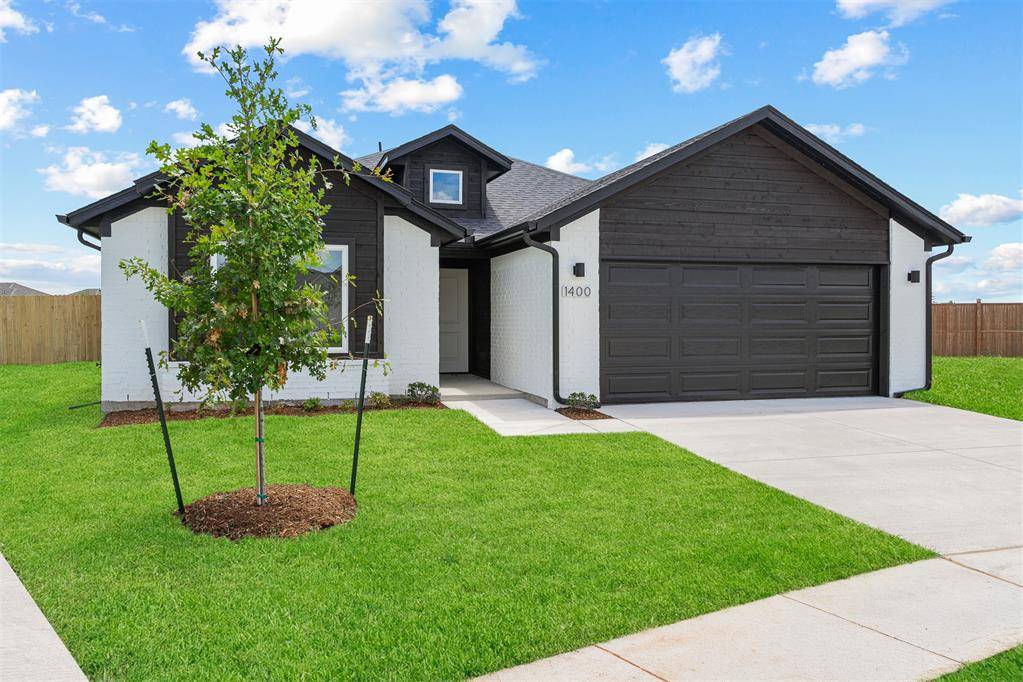 1400 SW 158th TER, Moore, OK 73170