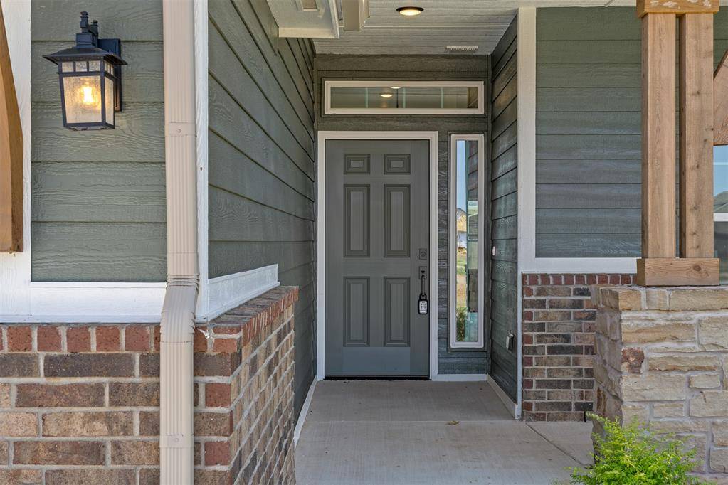 1424 SW 159th ST, Moore, OK 73170