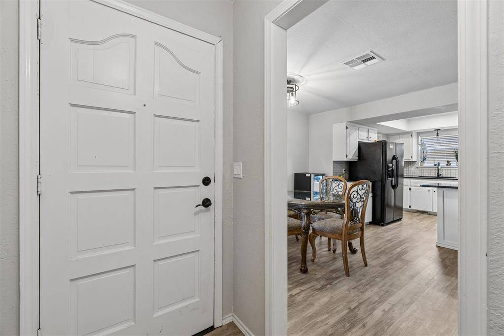 9912 S Country Club DR, Oklahoma City, OK 73159