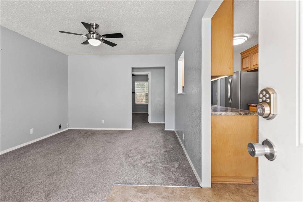 713 S Glen LN, Mustang, OK 73064