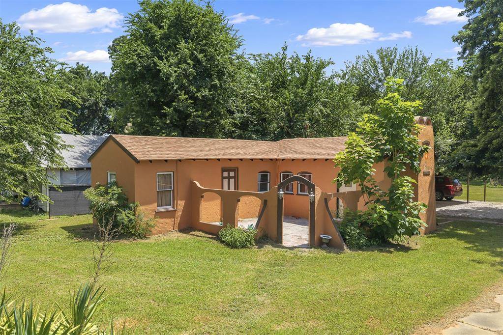 202 Sycamore ST, Pauls Valley, OK 73075