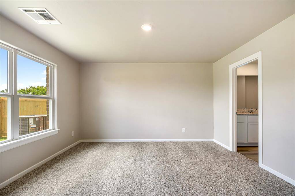 1924 Redwood LN, El Reno, OK 73036