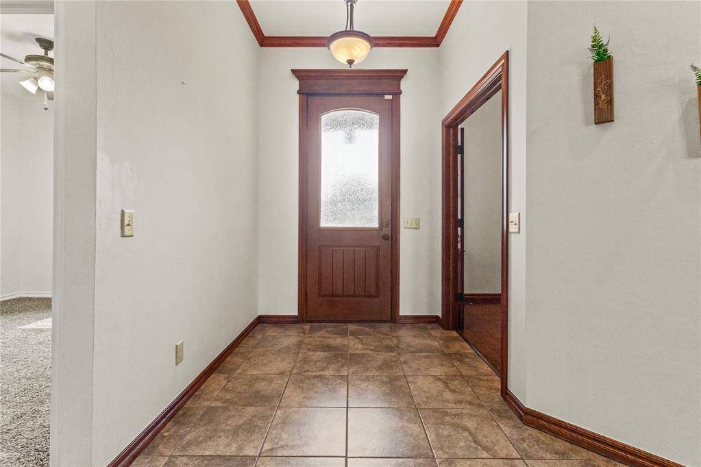 1304 Crimson DR, Weatherford, OK 73096
