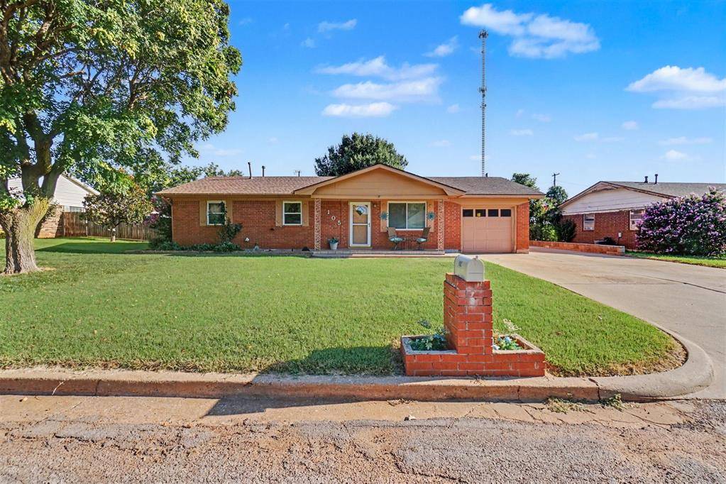 105 W Maple ST, Cordell, OK 73632