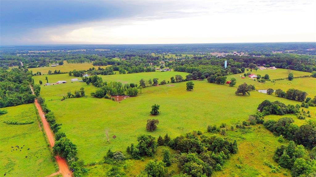 4 N Denison RD, Idabel, OK 74745