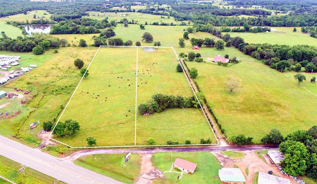 4 N Denison RD, Idabel, OK 74745
