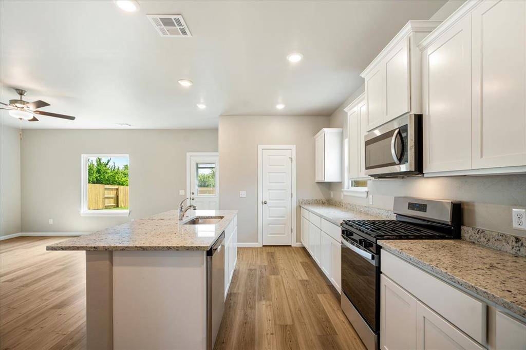 1810 Palmatum RD, El Reno, OK 73036