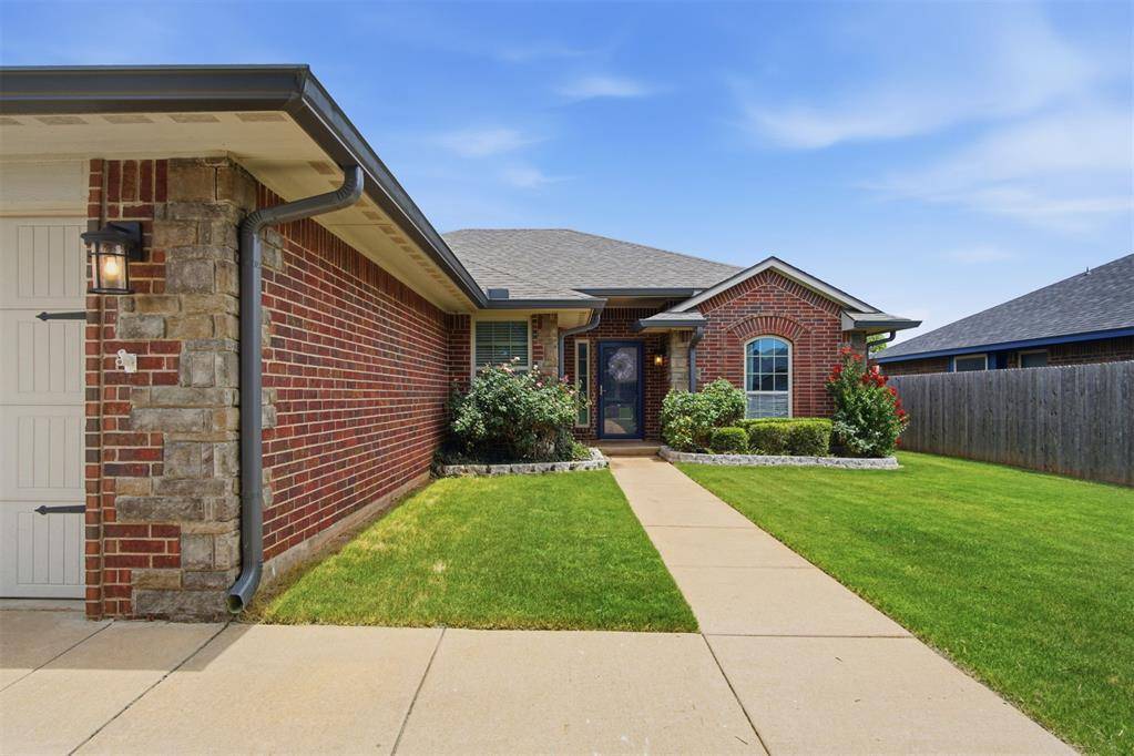 1008 Laurel Creek DR, Yukon, OK 73099