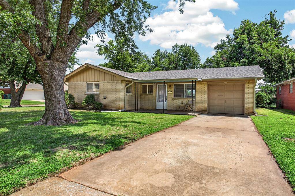 236 Southern PL, Edmond, OK 73013
