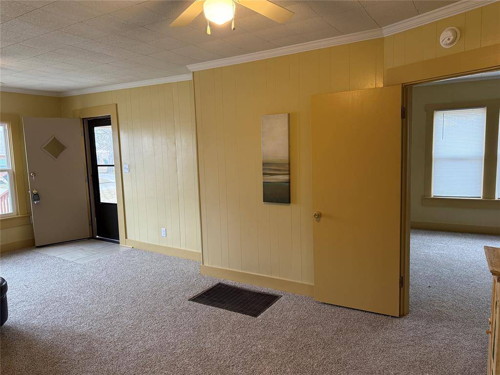224 E 3rd ST, Wewoka, OK 74884