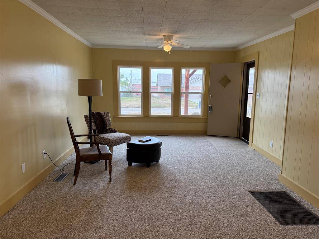 224 E 3rd ST, Wewoka, OK 74884