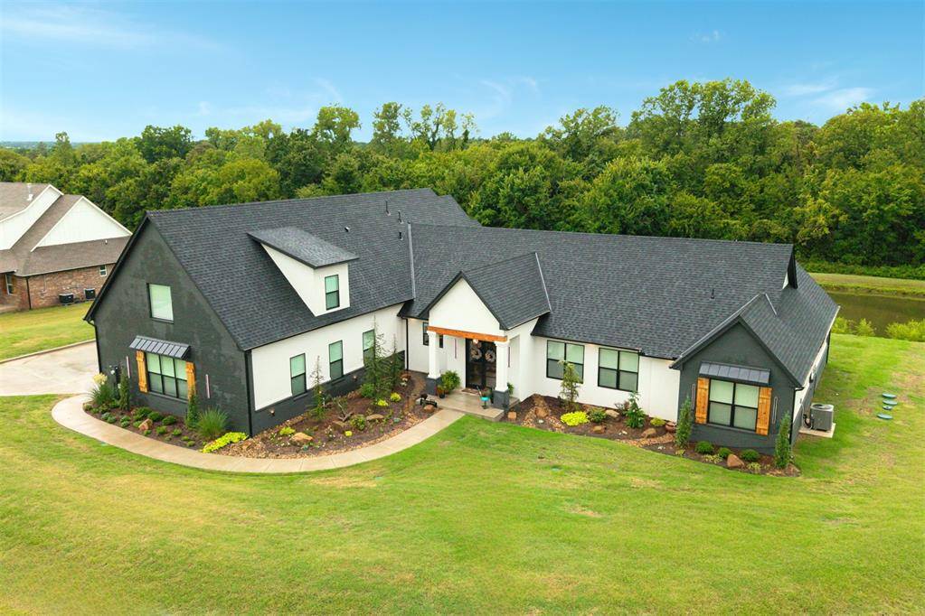 835 Hidden View Acres DR, Blanchard, OK 73010