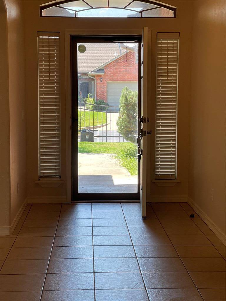 9621 Montclaire DR, Midwest City, OK 73130