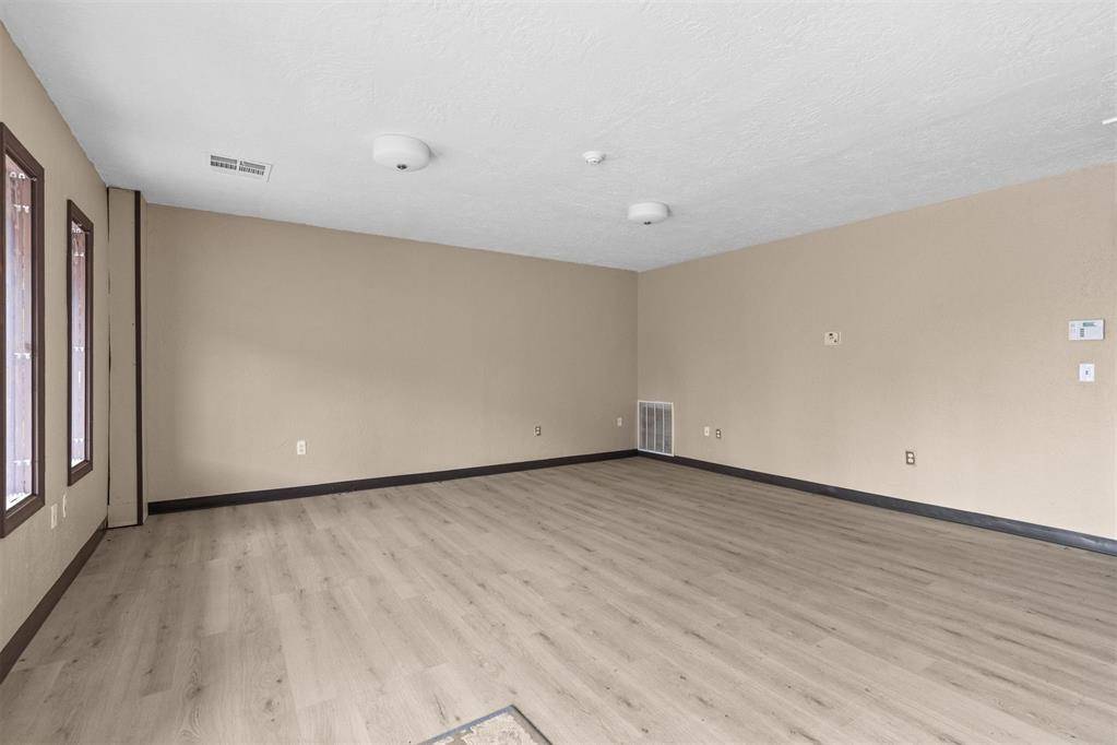 116 N 5th ST, Chickasha, OK 73018