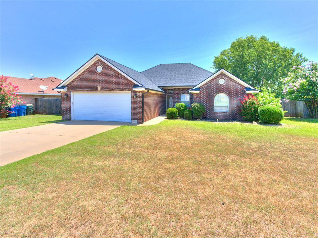 3021 Alli CIR, Chickasha, OK 73018