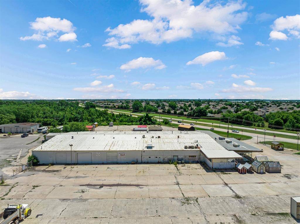 1515 E Main ST, Yukon, OK 73099