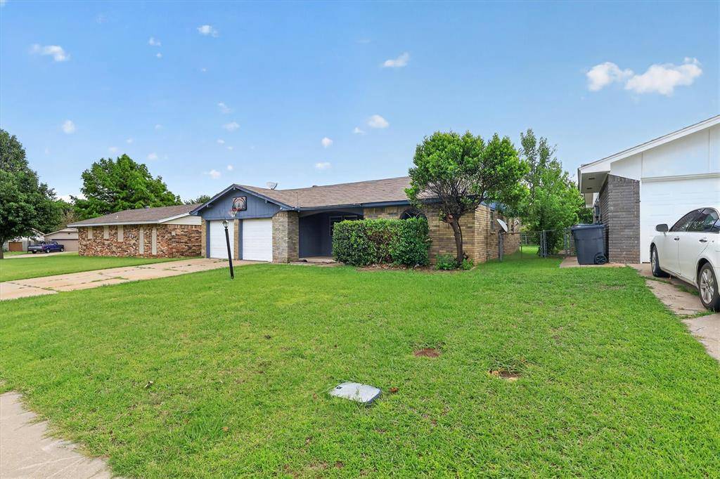 811 Ridgeway DR, Yukon, OK 73099