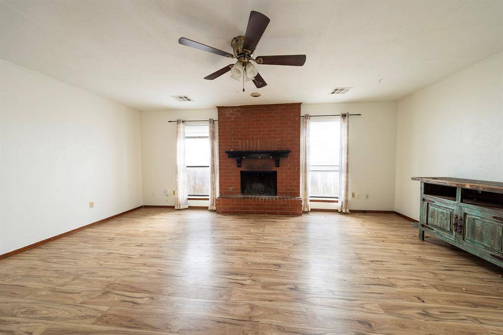 1113 Swan Lake RD, Edmond, OK 73003