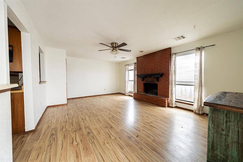 1113 Swan Lake RD, Edmond, OK 73003