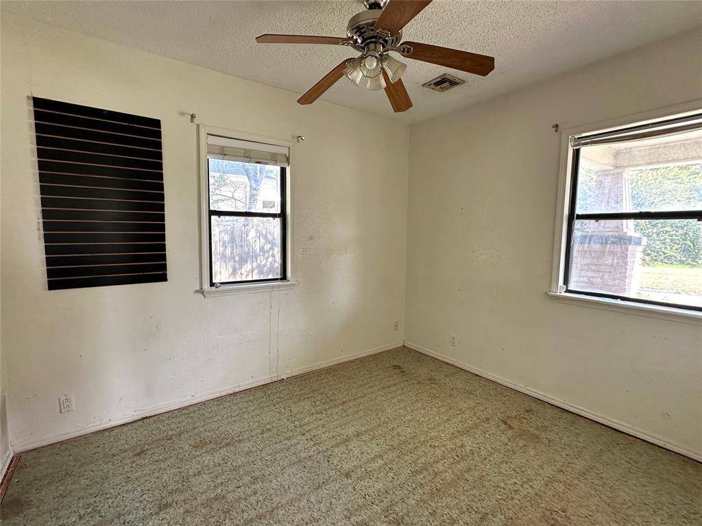 321 W 1st ST, Elk City, OK 73644