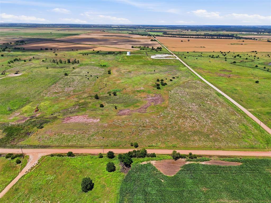 E County Line RD, Tonkawa, OK 74653