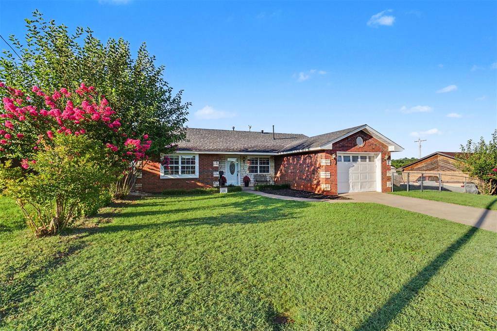 132 Florence DR, Cordell, OK 73632