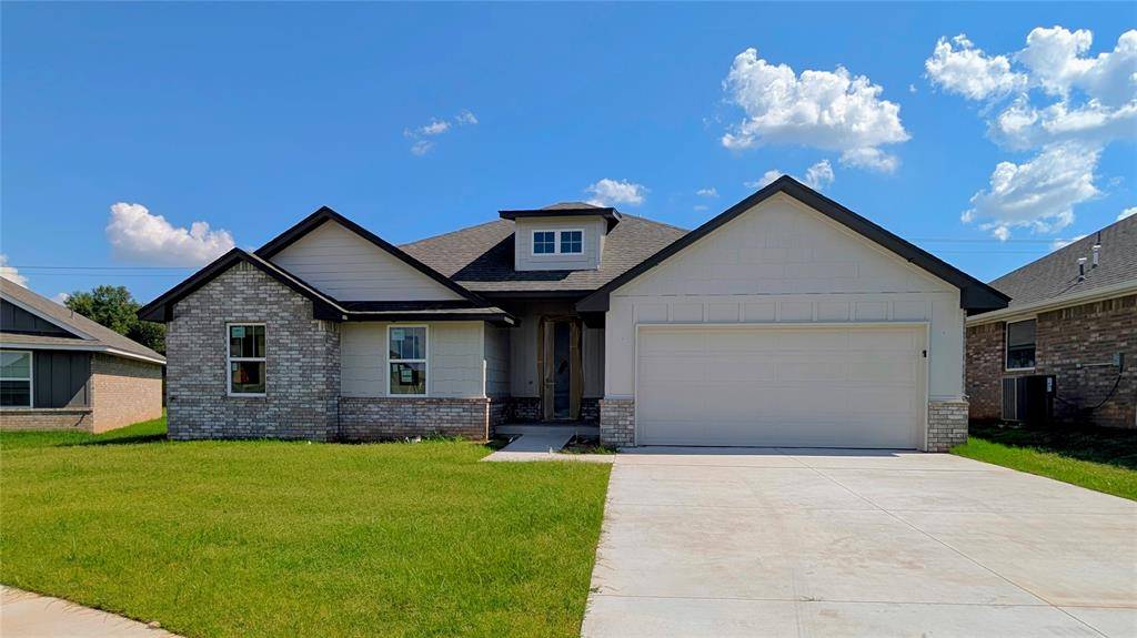 11604 SW 15th TER, Yukon, OK 73099