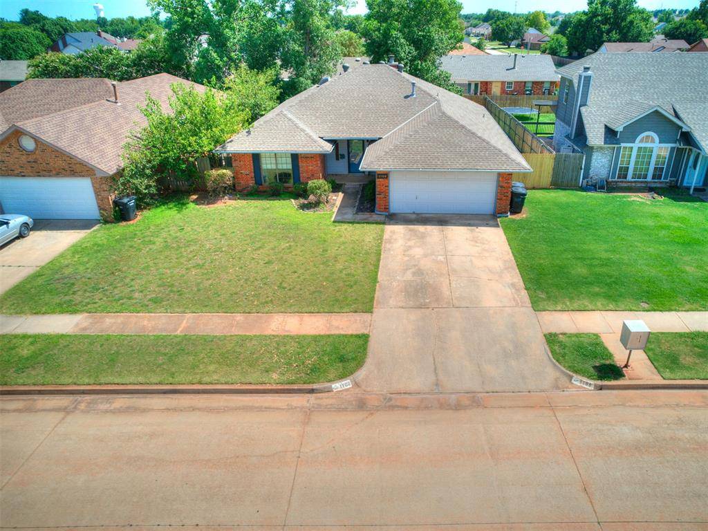 1108 NE 25th ST, Moore, OK 73160