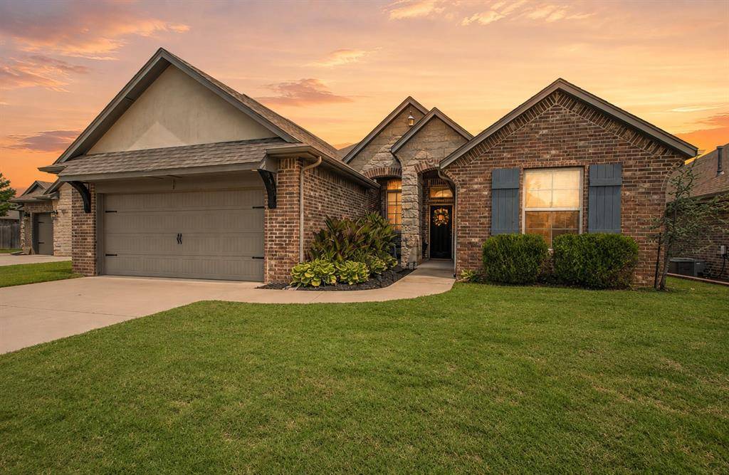 905 NW 189th CIR, Edmond, OK 73012