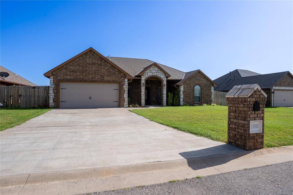 1605 NE White Rock DR, Elgin, OK 73538