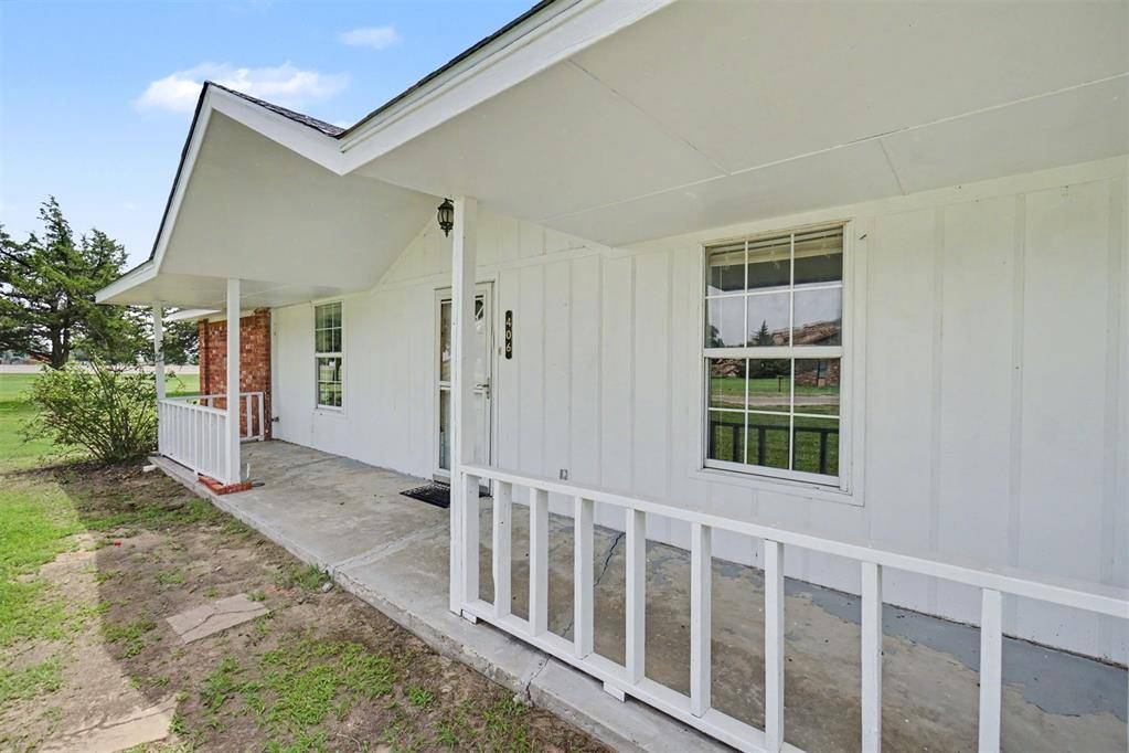 406 E Hahn ST, Granite, OK 73547