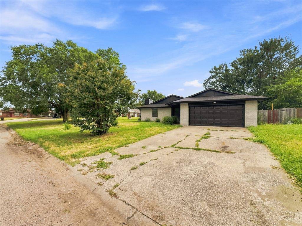 101 Gayla ST, Shawnee, OK 74804