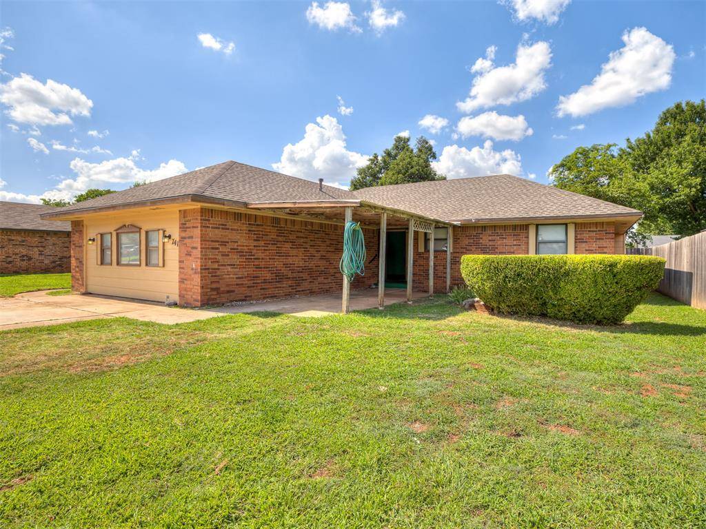 741 W Elder DR, Mustang, OK 73064