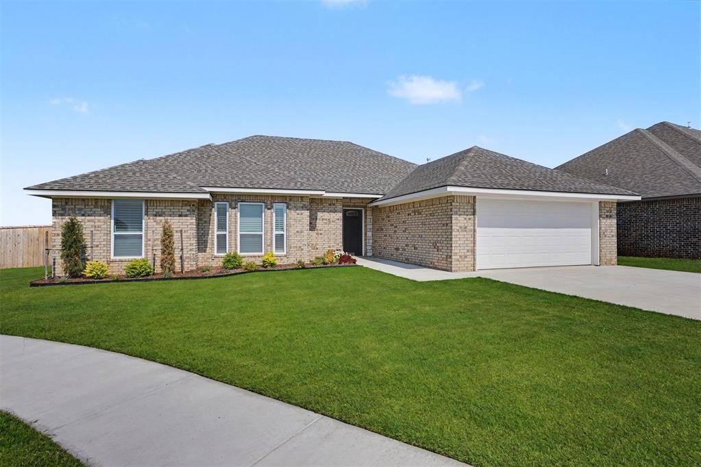 3320 Continental CT, Altus, OK 73521