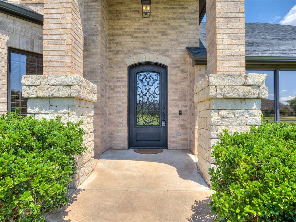 17400 Barrington Hills LN, Edmond, OK 73012