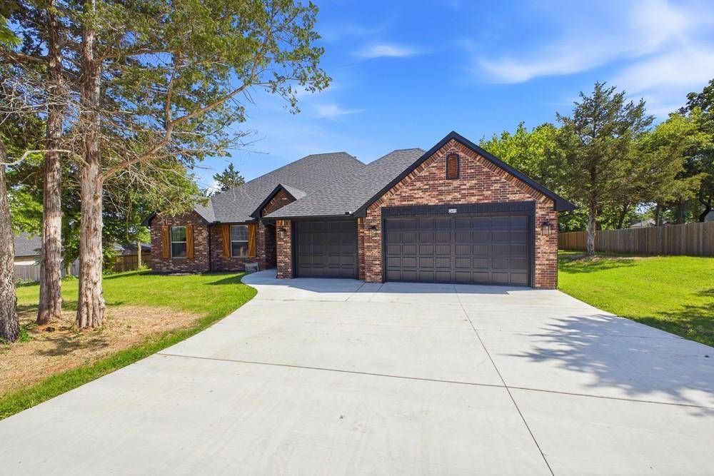 2413 Black Jack CT, Blanchard, OK 73010