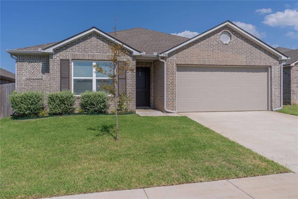 9508 Saddle DR, Yukon, OK 73099