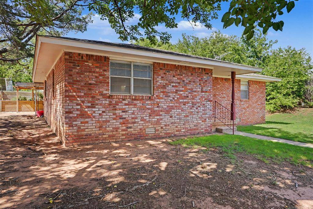 111 W Cedar AVE, Sayre, OK 73662