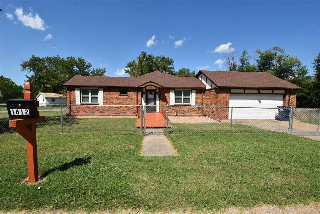 1612 Foster AVE, Seminole, OK 74868