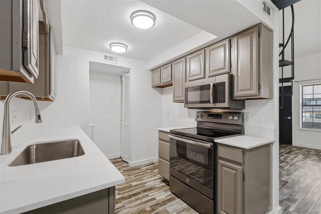 11140 Stratford DR #605, Oklahoma City, OK 73120